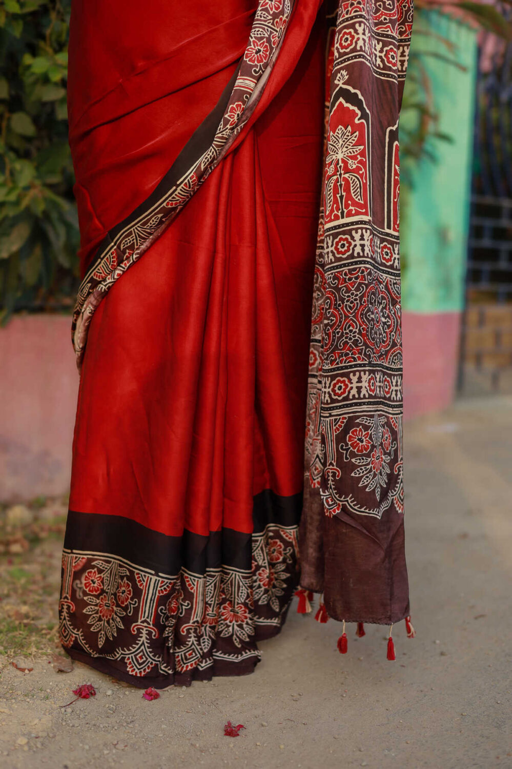 Roktokorbi ( Saree ) - Image 4